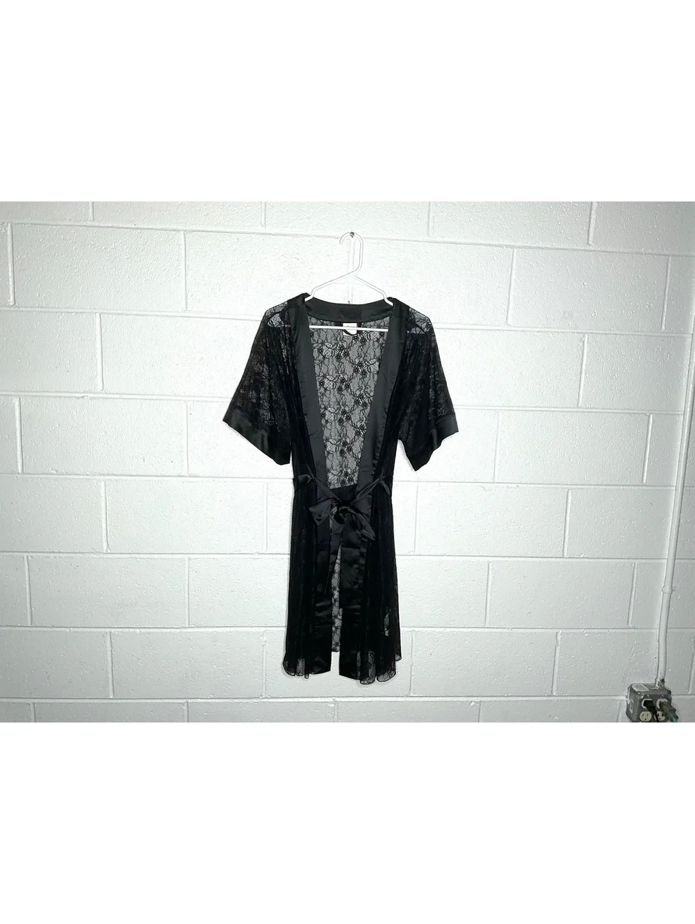 < Soma Black Lace Short Sleeve Robe Size Large >